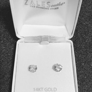 Sold🚫Zales 14k solid white gold earrings